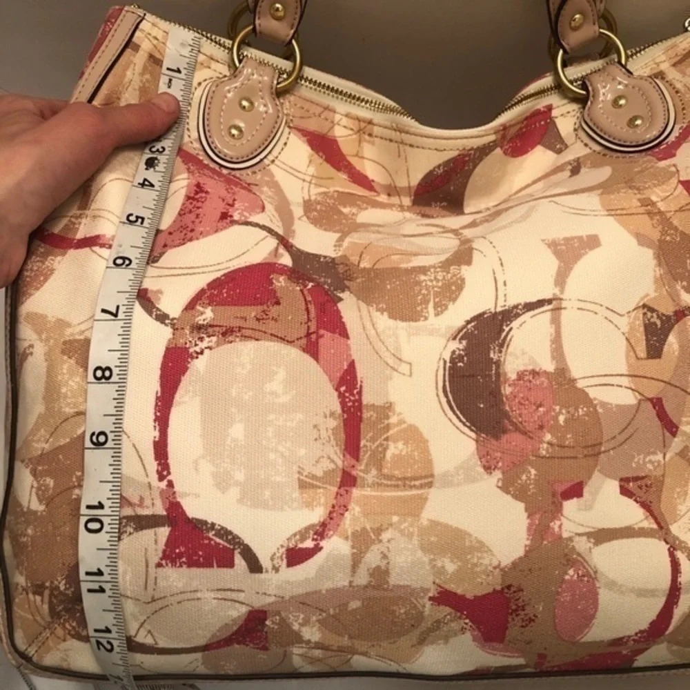 Coach poppy hallie optic c pin white bag
